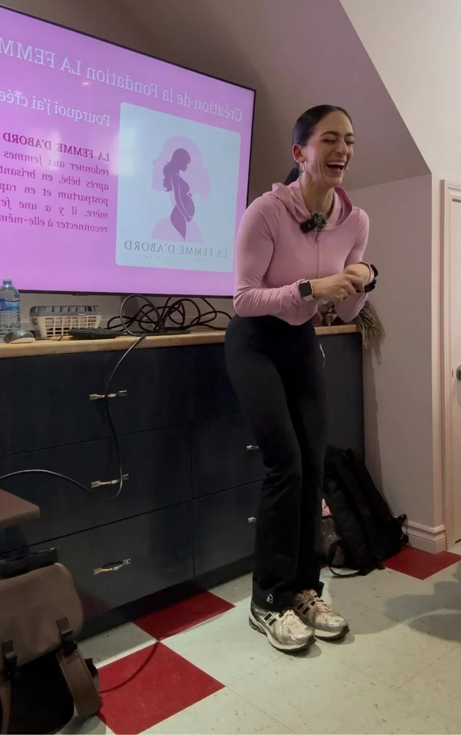 Carla Kay leads a diastasis awareness workshop